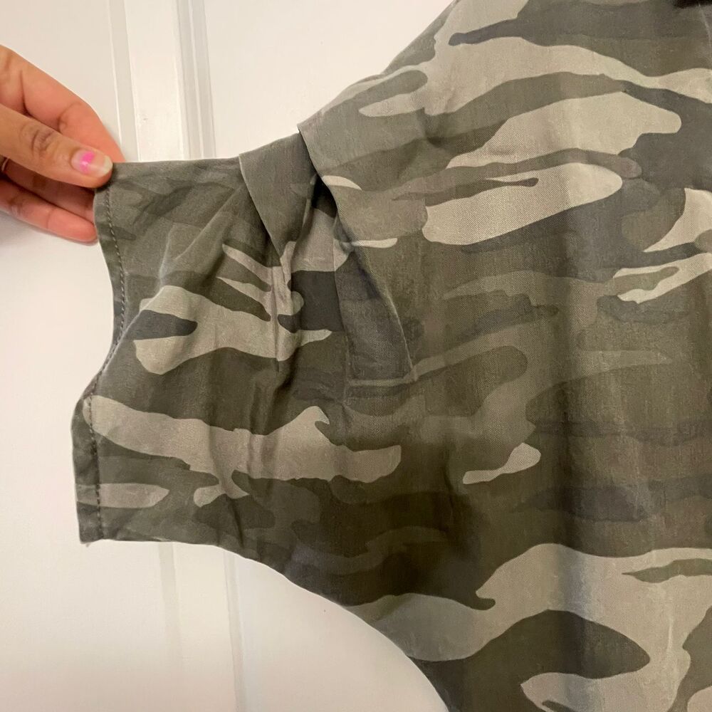 Express Camo Asymmetric Snap Front Utility Blouse XS Camouflage Tiered Sleeve - Picture 4 of 10